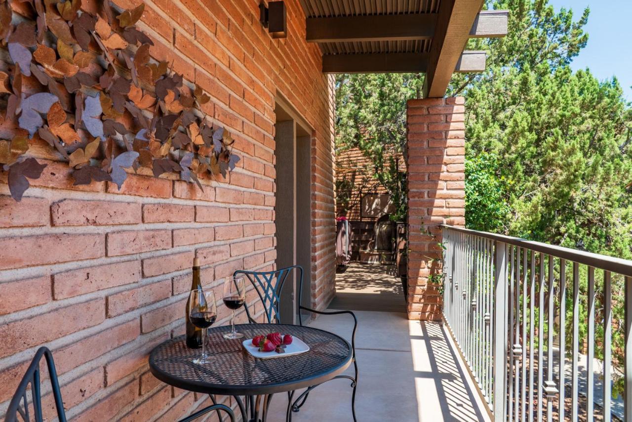 Honeysuckle Villa- Romantic Getaway